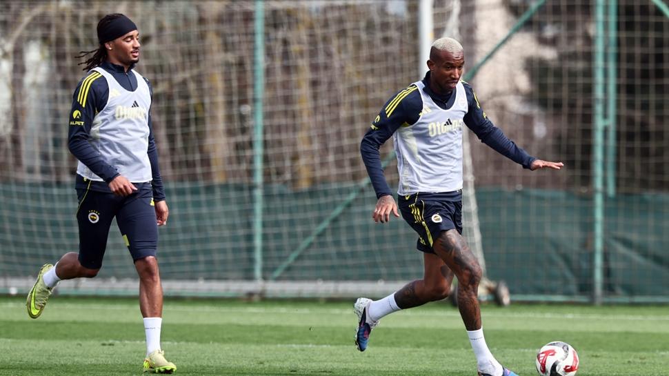 Fenerbahçe, derbi mesaisine devam etti