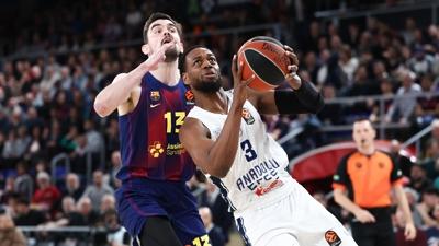 Anadolu Efes, Barcelona deplasman�nda kay�p