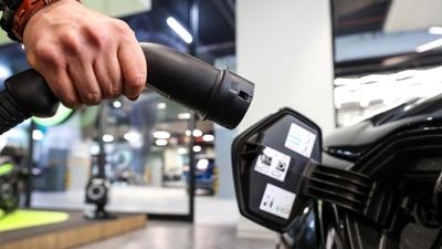 Elektrikli otomobil say�s� 400 bine yakla�t�