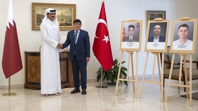 Katar Emiri'nden T�rk temsilcili�ine taziye ziyareti