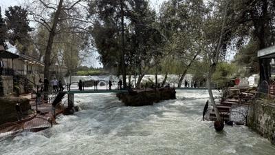 Ya���lar sonras� Tarsus �elalesi'nde g�rsel ��len! Ziyaret�ilerin ak�n�na u�rad�