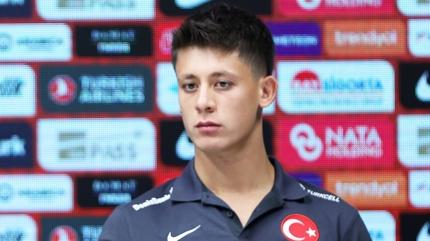 Arda G�ler'den o soruya net cevap! �Milli tak�mda nerede oynad���m�z�n �nemi yok�