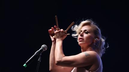 Yunanistan'a yerle�en Niran �nsal, temizlik i�ine girdi!