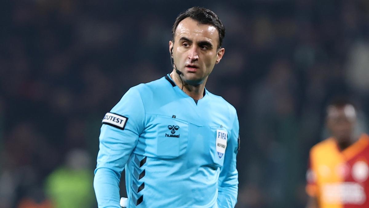 FIFA hakem UEFA U21 Atilla Karao�lan foto�raflar� resimleri