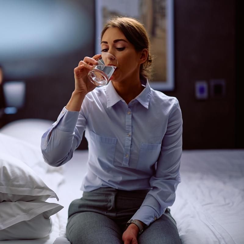 Yatmadan �nce 1 bardak su i�menin faydas� var m�?