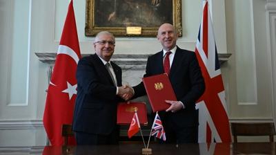 Eurofighter imzalar� at�ld�... Londra'da kritik anla�ma