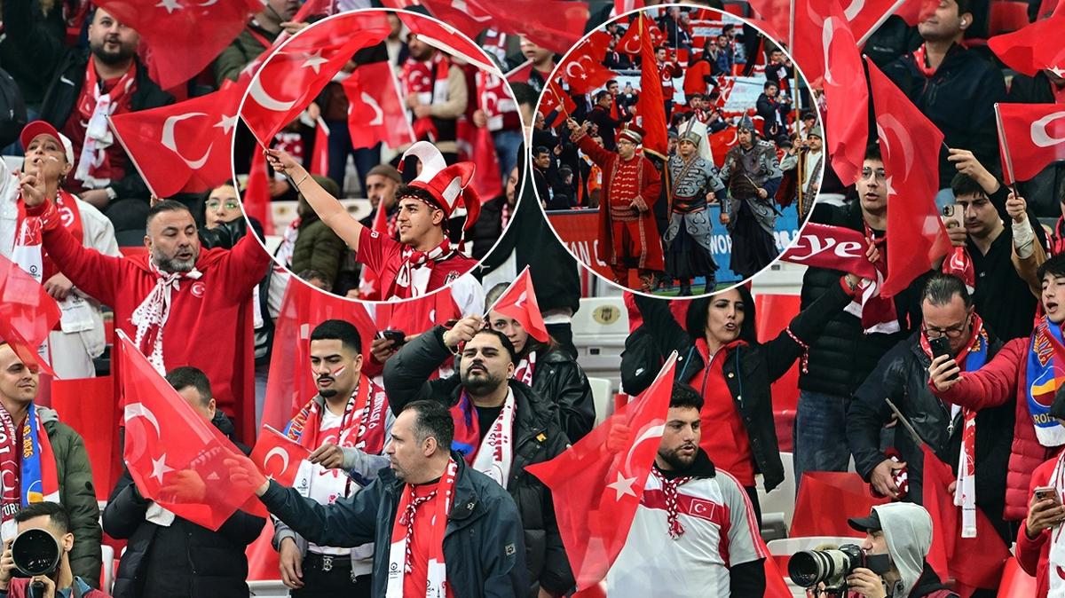 romanya t�rkiye futbol foto�raflar� resimleri