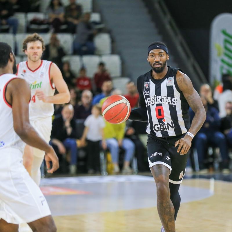 Be�ikta�'tan Manisa Basket deplasman�nda 102 say�!