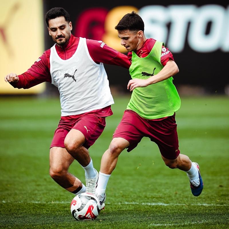 Galatasaray'da Trabzonspor mesaisi s�r�yor