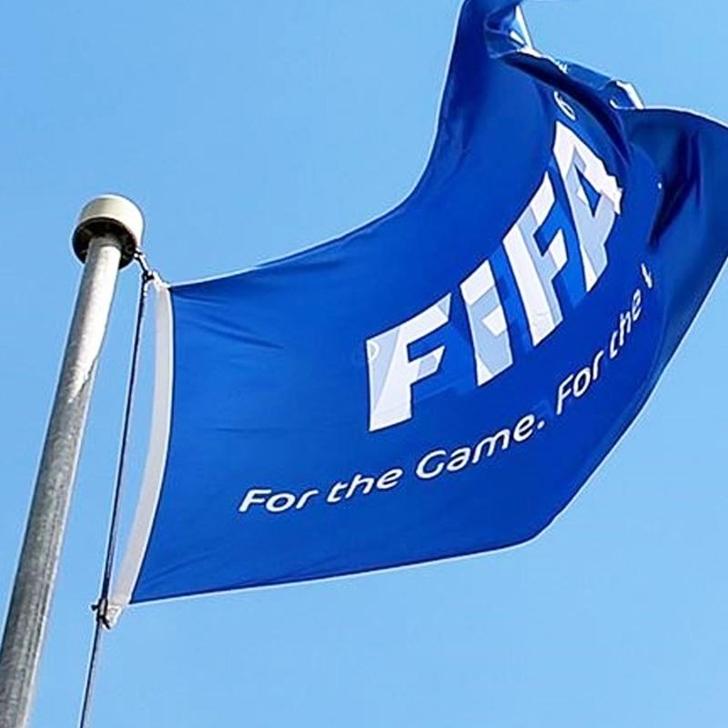 S�per Lig ekibine FIFA �oku! Transfer yasa�� getirildi