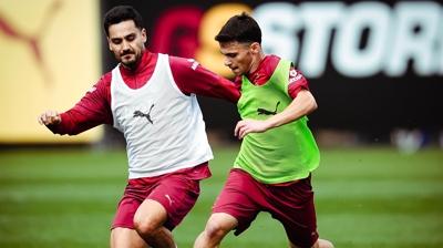 Galatasaray'da Trabzonspor mesaisi s�r�yor