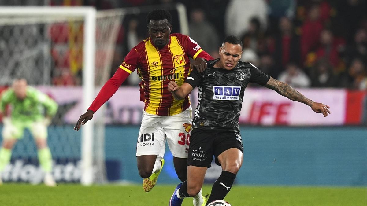 be�ikta� anthony dennis transfer foto�raflar� resimleri