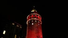 Galata Kulesi'nde K�rm�z� I��kta Umut: Multipl Miyelom Yeni Tedavilerle Uzun Y�llar Kontrol Edilebilen Hastal��a D�n���yor