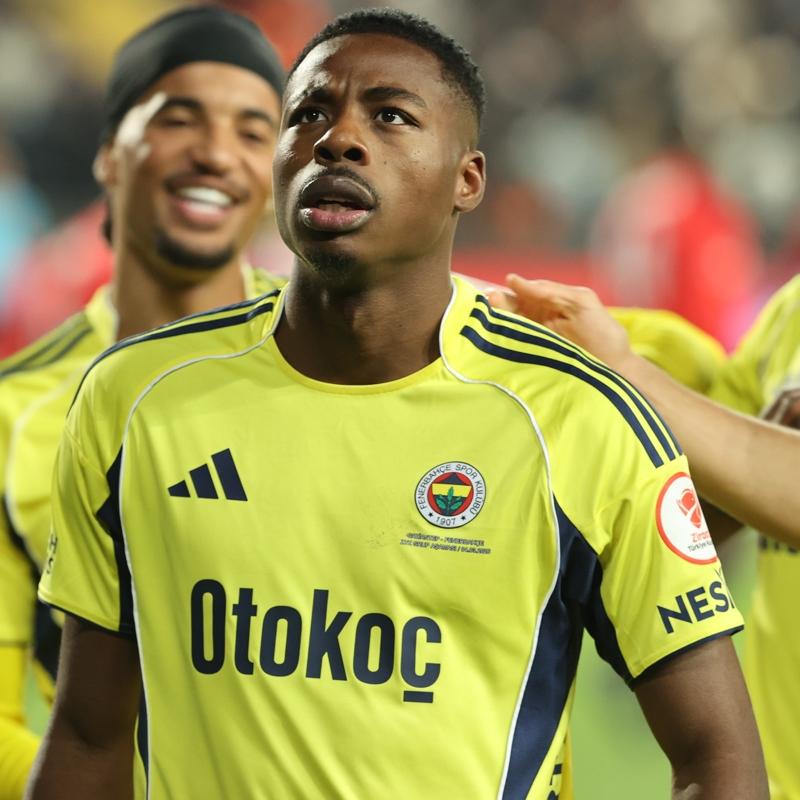 Anthony Musaba: Avrupa'n�n en b�y�k kul�plerinden birinde oynuyorum