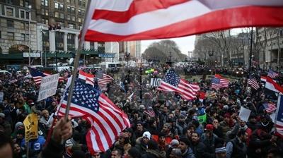 Akaryakıt, ICE ve Epstein vurgusu! New York'ta Trump karşıtları sokağa döküldü