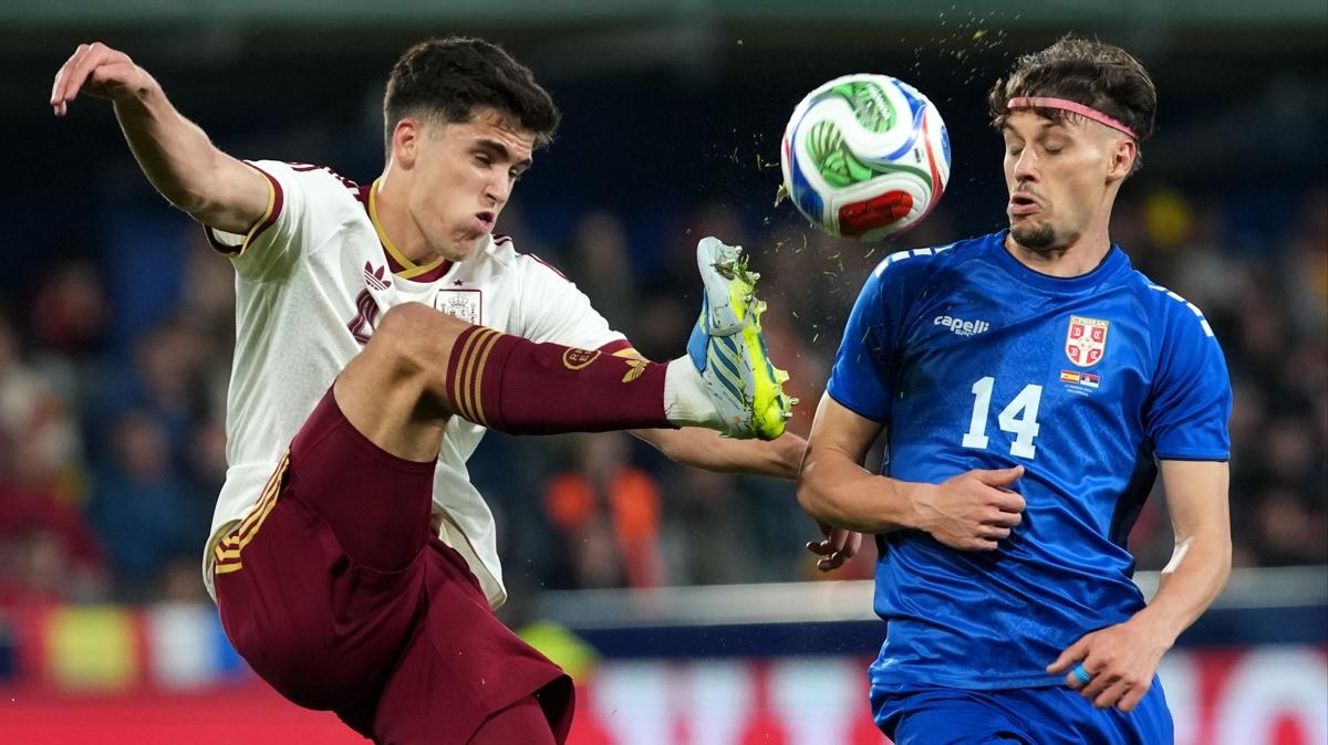 ispanya s�rbistan futbol foto�raflar� resimleri