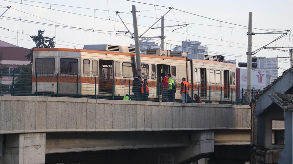 Adana metrosunda kaza... Bir vagon raydan çıktı