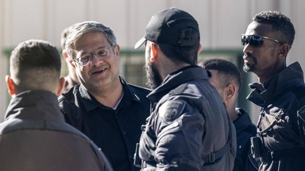 �srailli Bakan Ben-Gvir'e �h�k�m giymi� su�lu� diyen polise ceza