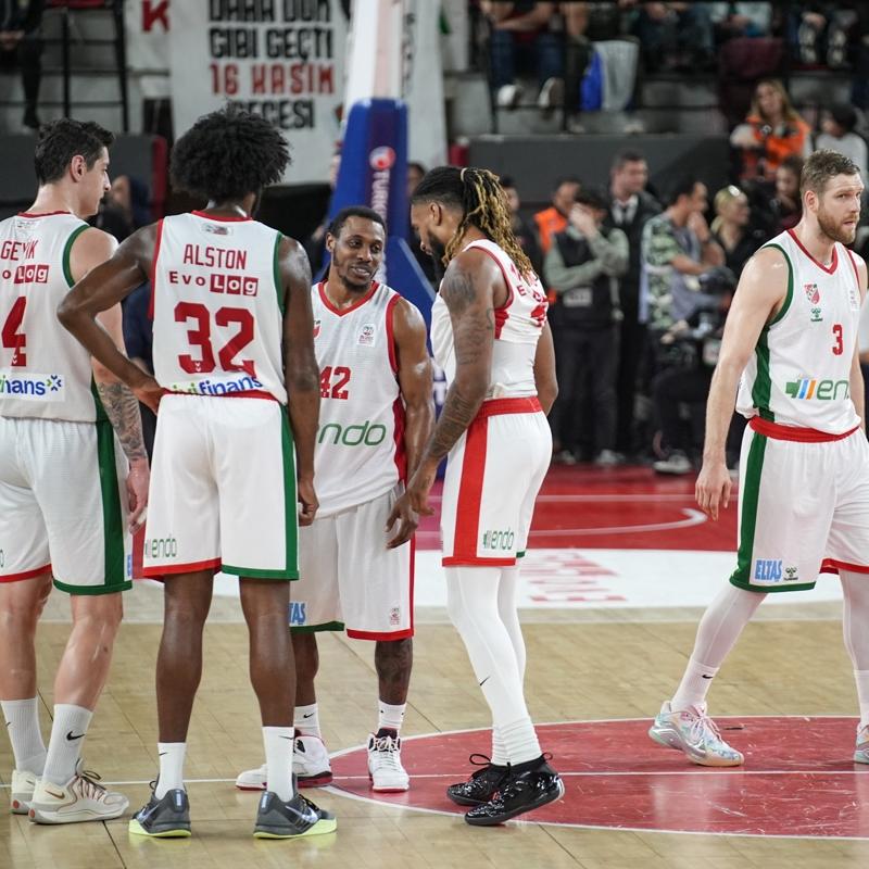 Kar��yaka'dan k�me d��me m�cadelesinde kritik galibiyet