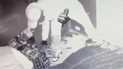 Kap� pencere indirdiler: Kilolarca g�m��le k�sk�vrak yakaland�lar