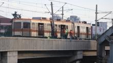 Adana metrosunda kaza... Bir vagon raydan ��kt�