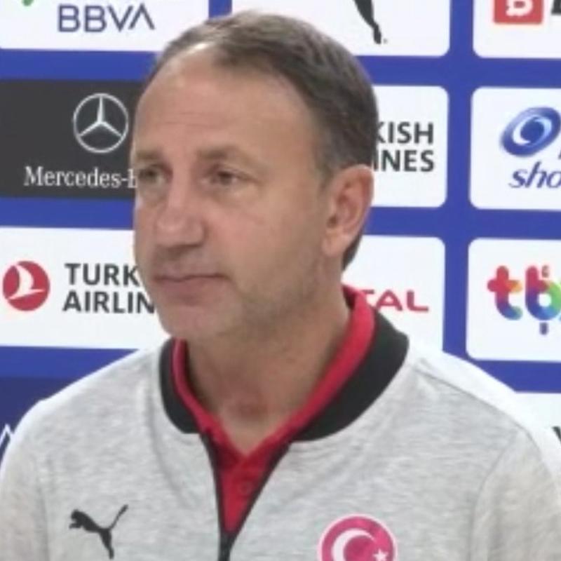 Alia�a Petkimspor'un yeni ba�antren�r� a��kland�