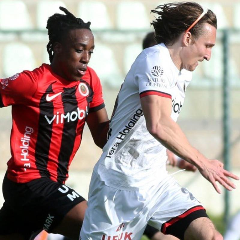 Gen�lerbirli�i haz�rl�klar�n� Antalya'da s�rd�r�yor