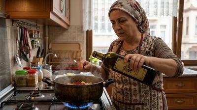 Zeytinya��na sak�n bunu yapmay�n: Faydas� bir anda zehre d�n���yor!