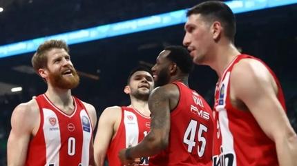 Olayl� Atina derbisinde Olympiakos, Panathinaikos'u devirdi