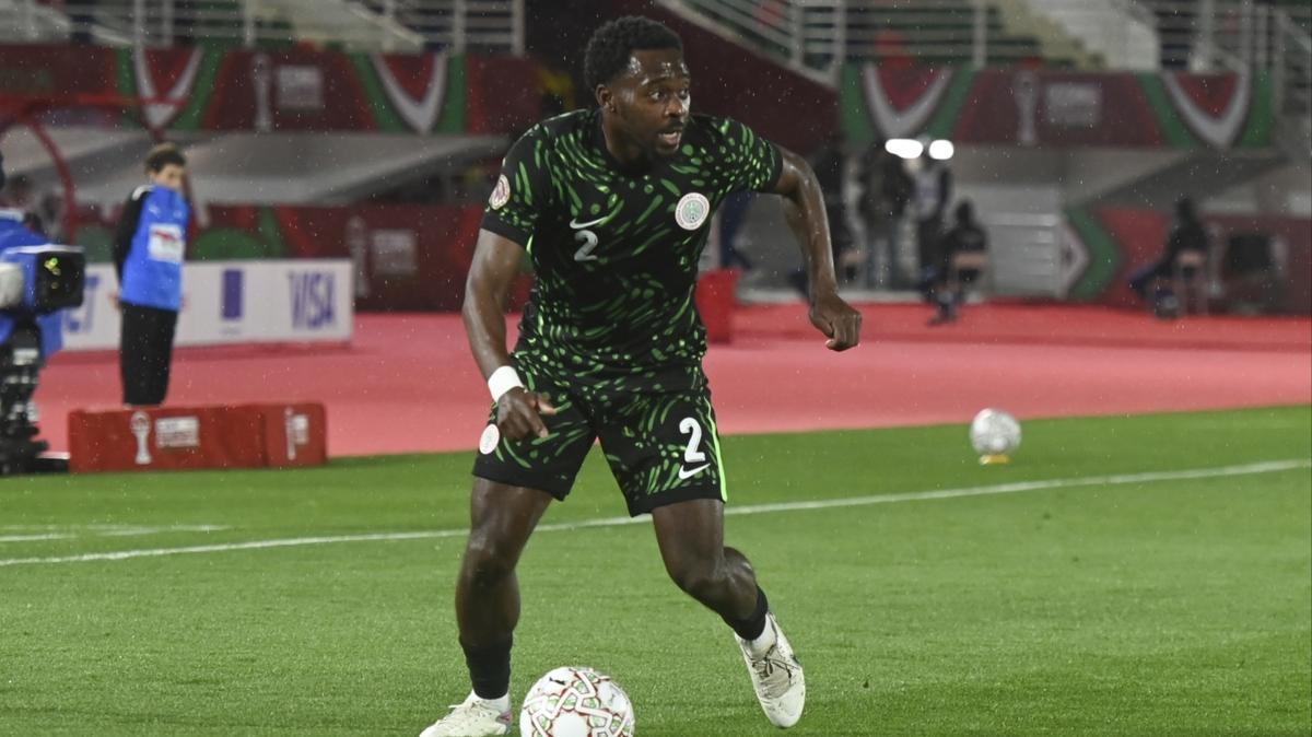 osayi samuel galatasaray sa� bek foto�raflar� resimleri