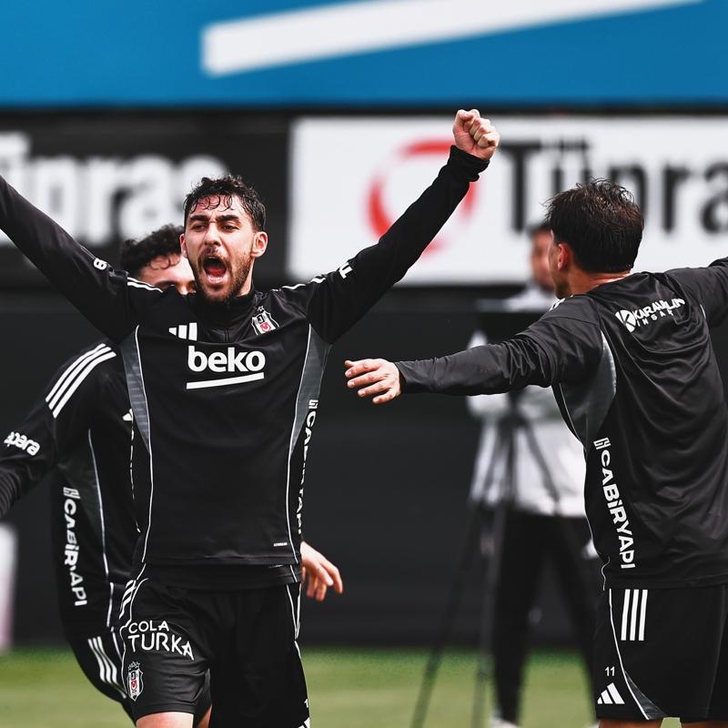 Be�ikta�'ta Emirhan Top�u ve El Bilal Toure tak�mla �al��t�