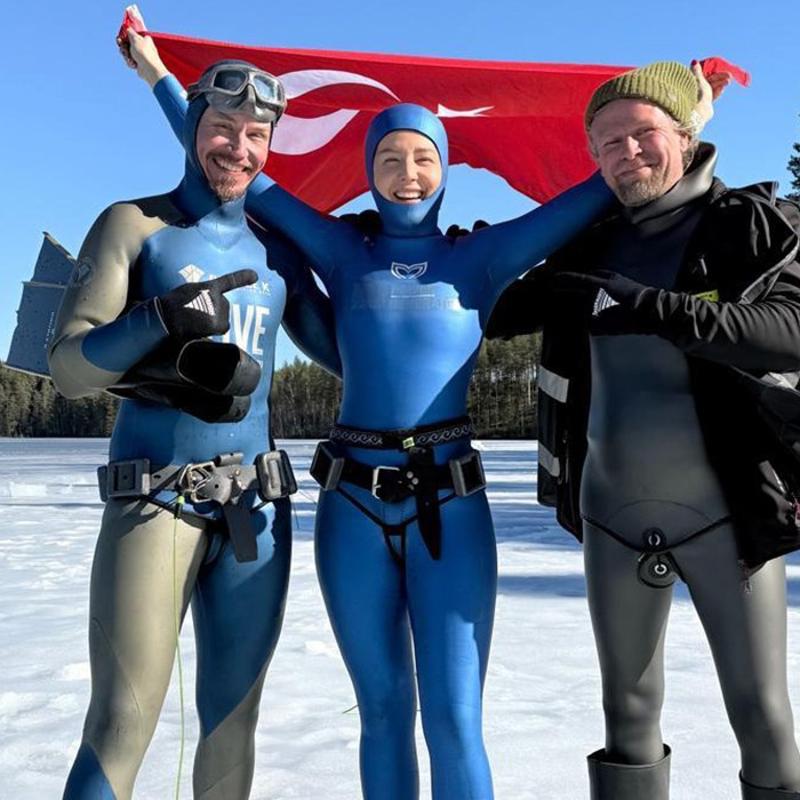 Birg�l Erken'den buz alt�nda d�nya rekoru: 141 metreyi tek nefeste a�t�