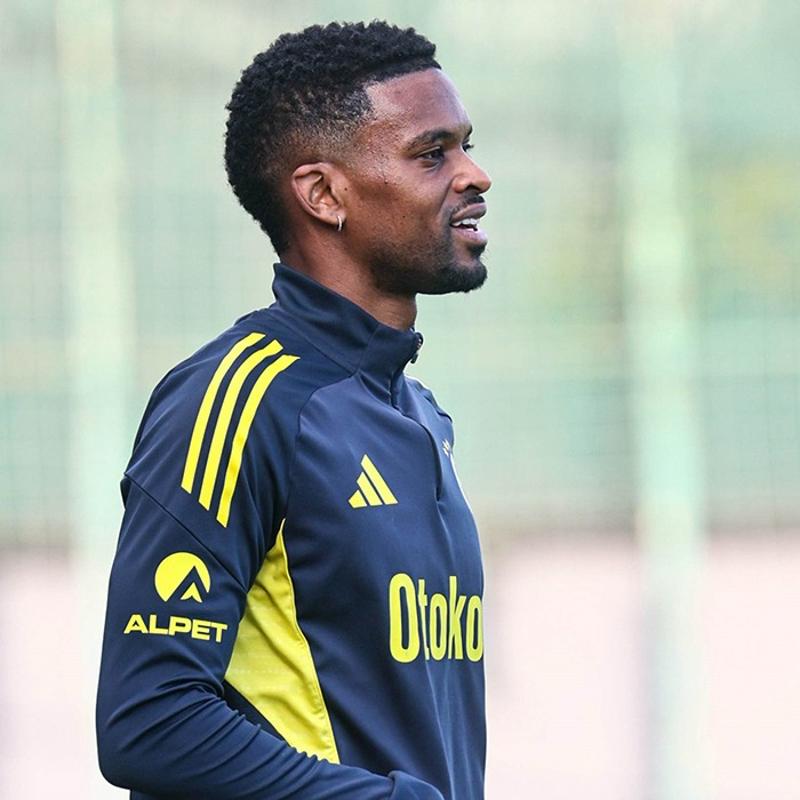 Fenerbah�e'ye y�ld�z isimden m�jdeli haber! Tak�ma dahil oldu