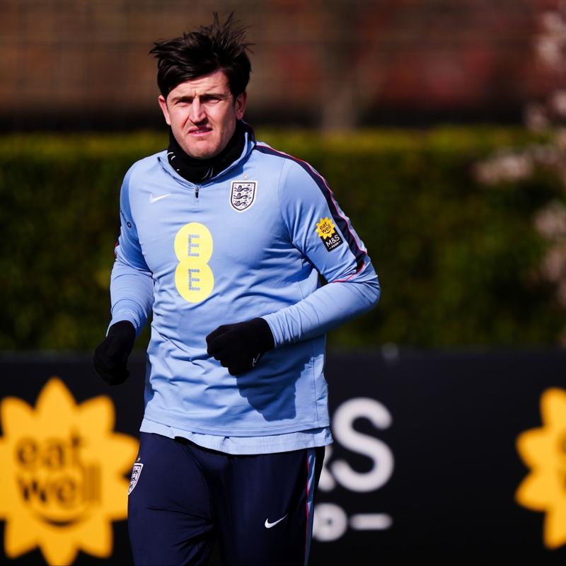 Manchester United, Harry Maguire ile s�zle�me uzat�yor