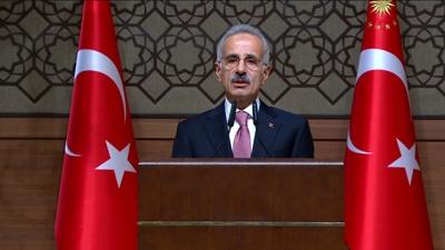 5G'ye t�renle ge�i�... Bakan Uralo�lu: �leti�imde yeni bir �a��n kap�lar�n� aral�yoruz