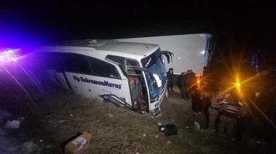 Erzincan'da yolcu otob�s� kazas�