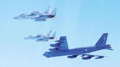 �spanya'dan ABD u�aklar�na yasak... Bombard�man jetlerine veto