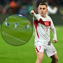 Alt�n gol! Kerem Akt�rko�lu sahnede