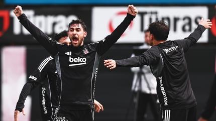 Be�ikta�'ta Emirhan Top�u ve El Bilal Toure tak�mla �al��t�