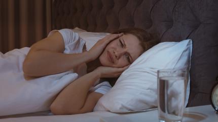 Bunu yapan�n b�brekleri iflas ediyor! Gece rutini demeyin, hastanelik ediyor