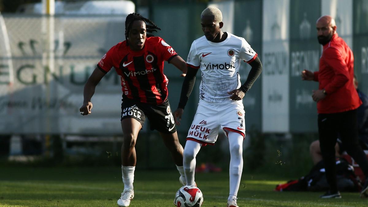 Gen�lerbirli�i Volkan Demirel Antalya kamp� G�ztepe ma�� Trendyol S�per Lig foto�raflar� resimleri