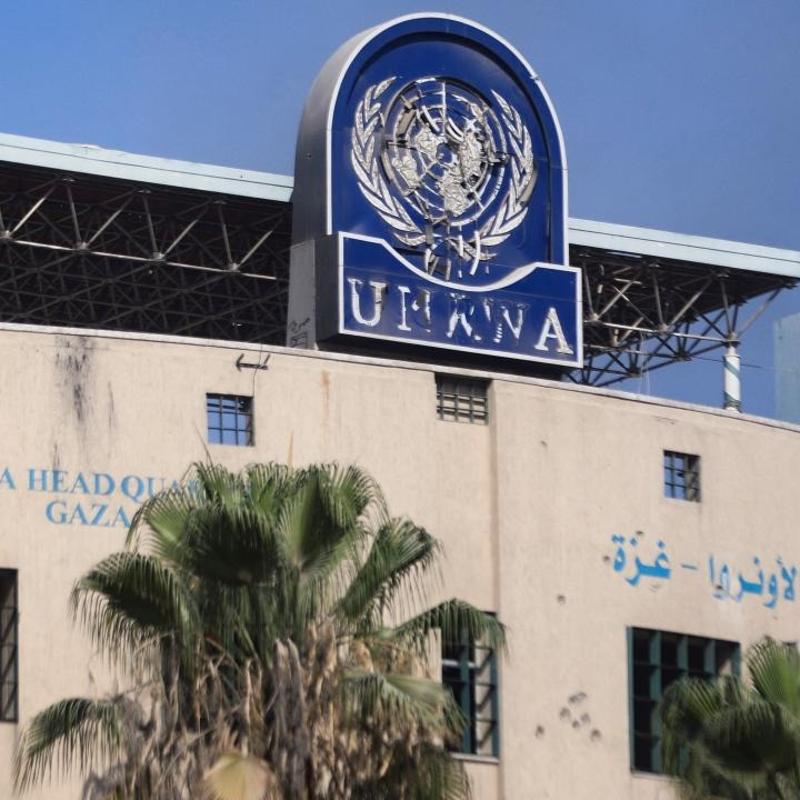 UNRWA'dan �srail'in skandal karar�na tepki: Deh�ete kap�ld�k