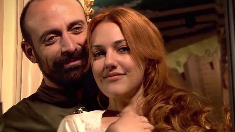 Halit Ergenç ve Meryem Uzerli yıllar sonra aynı projede! Muhteşem Yüzyıl'da partner olmuşlardı...