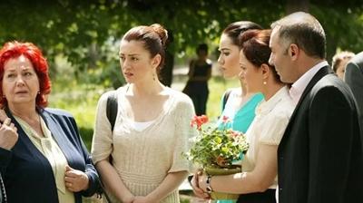 Yaprak D�k�m�'yle ilgili �oke eden ger�ek! Me�er G�k�e Bahad�r o sahnede...