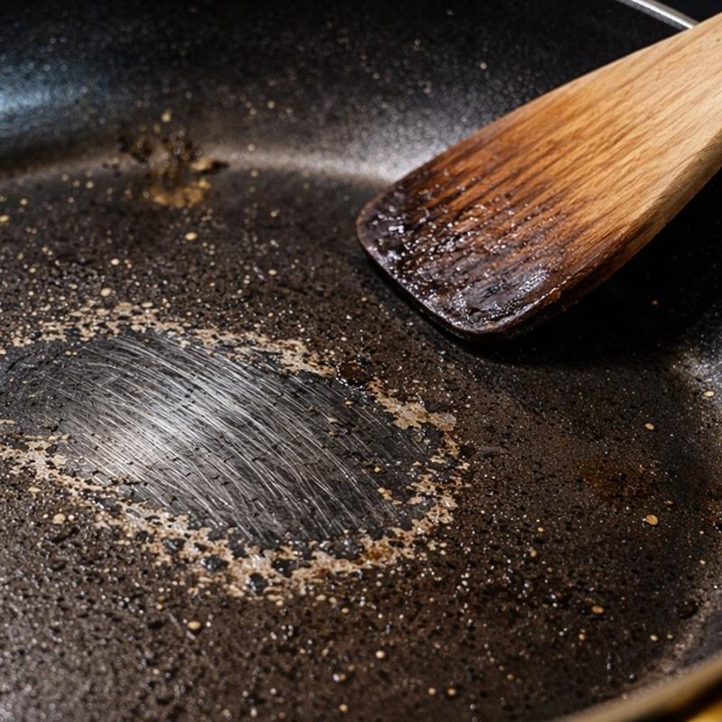 Teflon tavan�zda bu izi g�r�rseniz sak�n kullanmay�n: Kanser geliyorum diyor