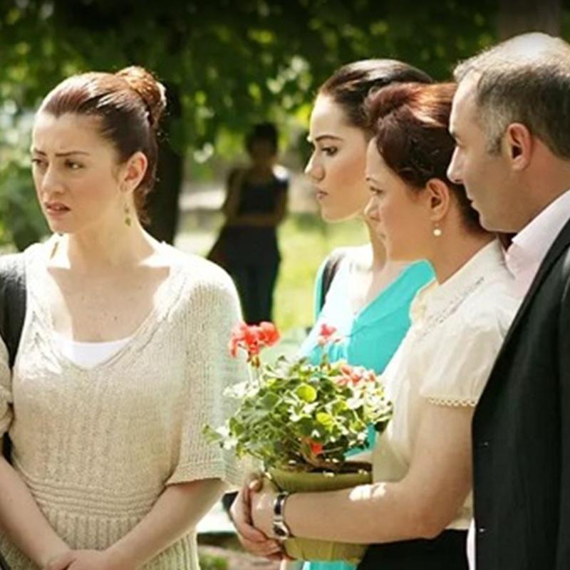 Yaprak D�k�m�'yle ilgili �oke eden ger�ek! Me�er G�k�e Bahad�r o sahnede...