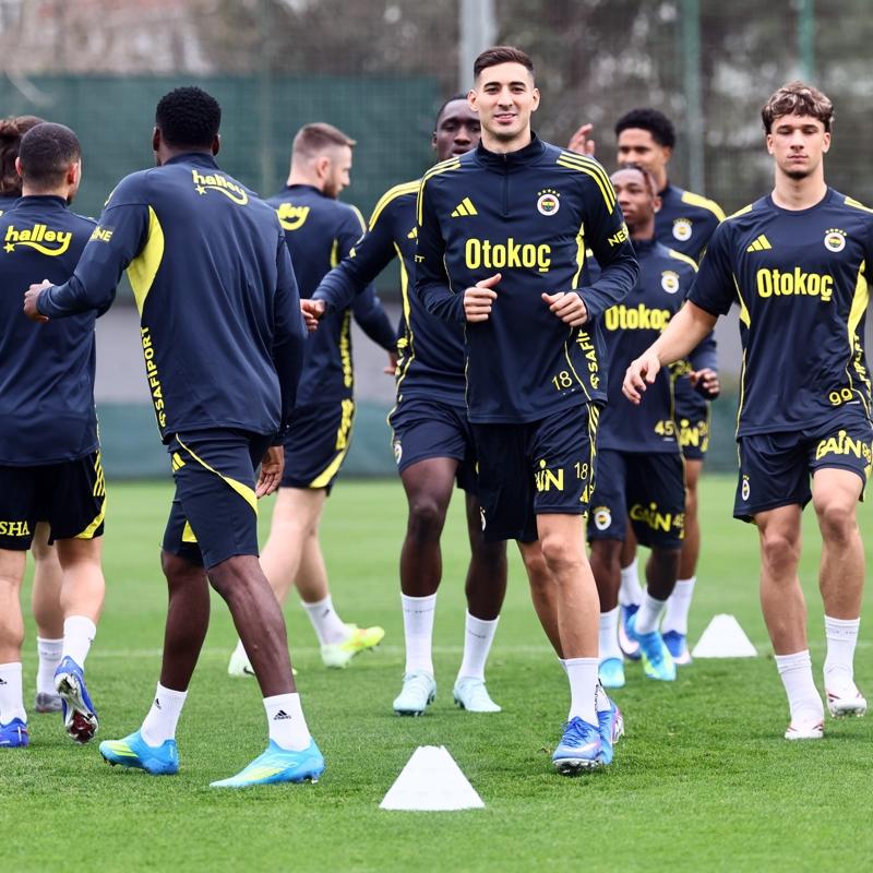 Fenerbah�e'de derbi haz�rl�klar� tam gaz
