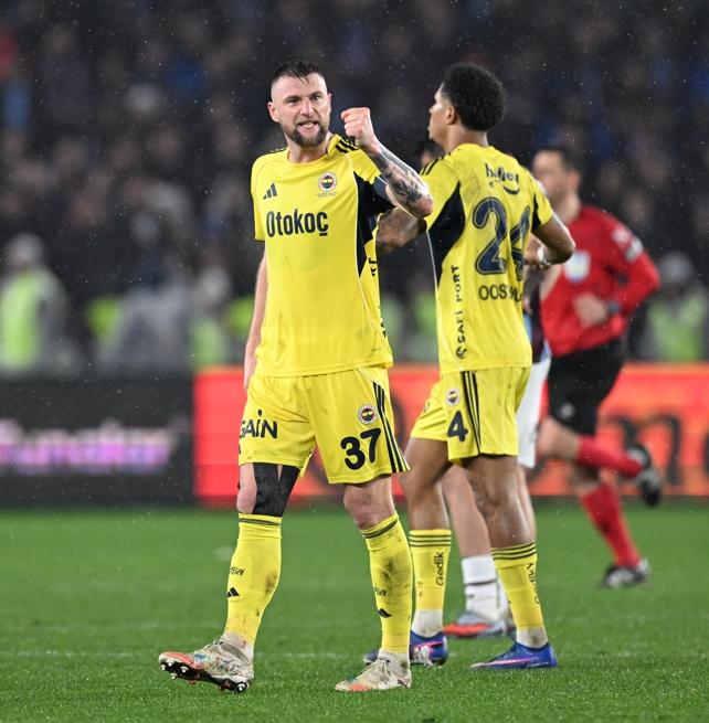 Fenerbah�e'den derbi �ncesi a��klama! Sakat oyuncular i�in m�jdeli haber