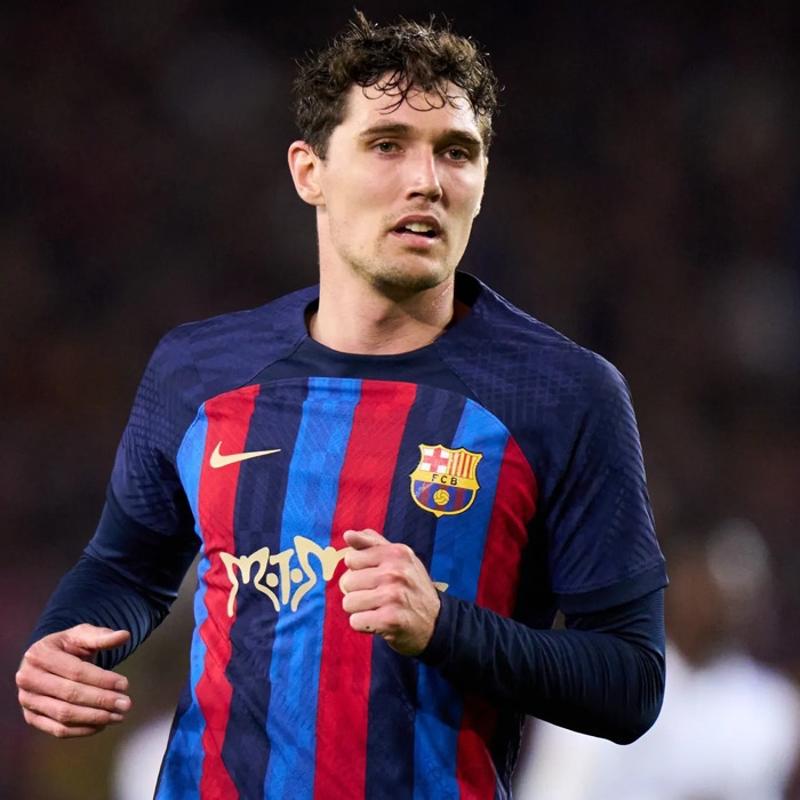 Galatasaray devreye girdi! Barcelona'dan y�ld�z stoper