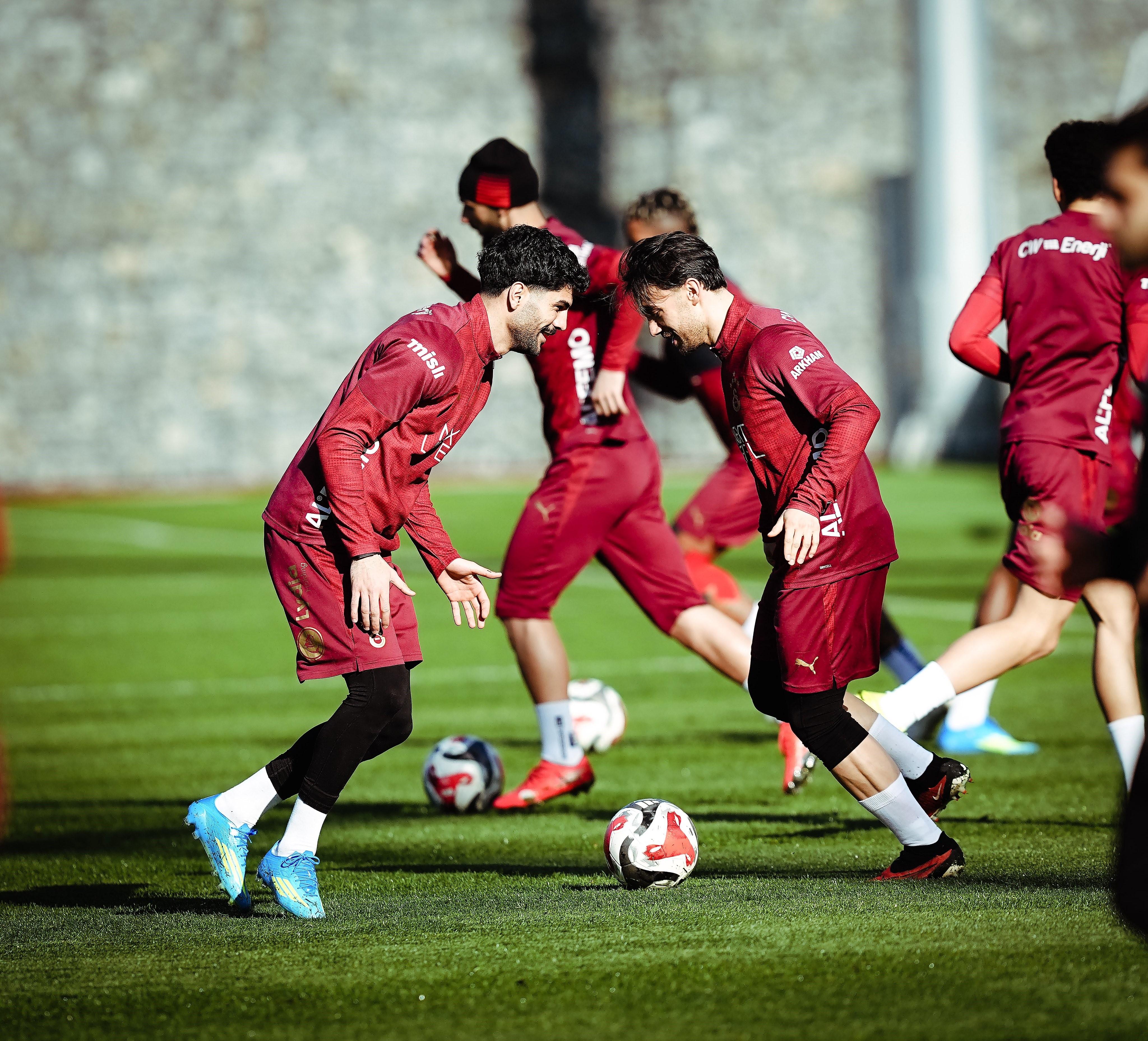 Galatasaray'da Trabzonspor derbisi �ncesi g�n�n antrenman� tamamland�